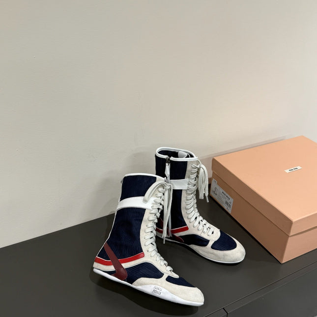 LACE-UP BOOTS IN BEIGE SUEDE AND NAVY MESH