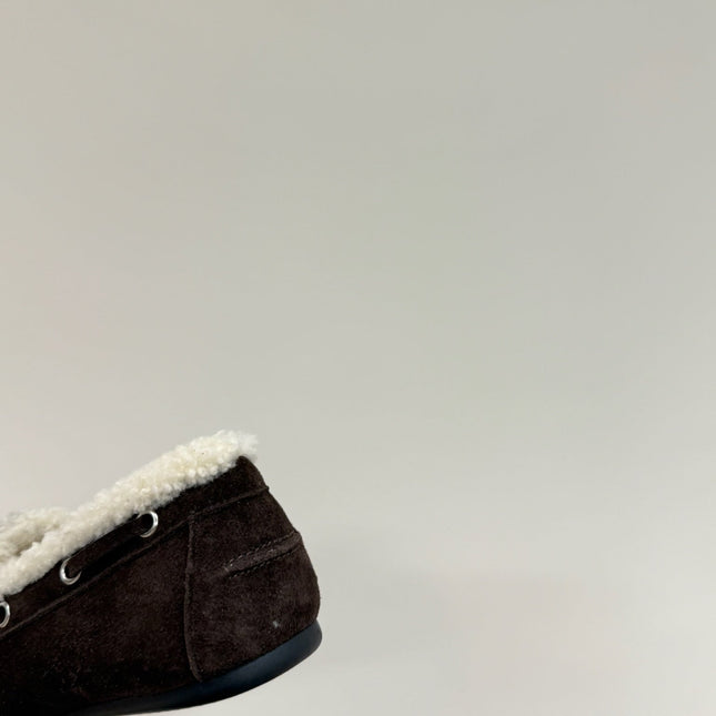 LACE-UP LOAFERS IN DARK CHOCOLATE SUEDE AND WHITE FLEECE LINING