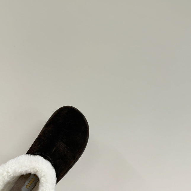ANKLE BOOTS IN DARK CHOCOLATE SUEDE AND FLEECE LINING