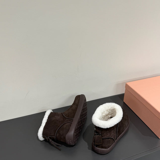 ANKLE BOOTS IN DARK CHOCOLATE SUEDE AND FLEECE LINING