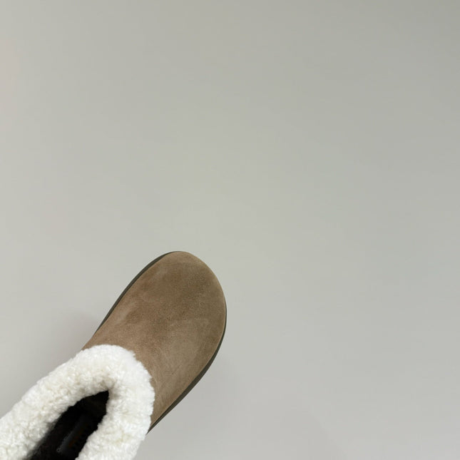 ANKLE BOOTS IN DESERT BROWN SUEDE AND FLEECE LINING