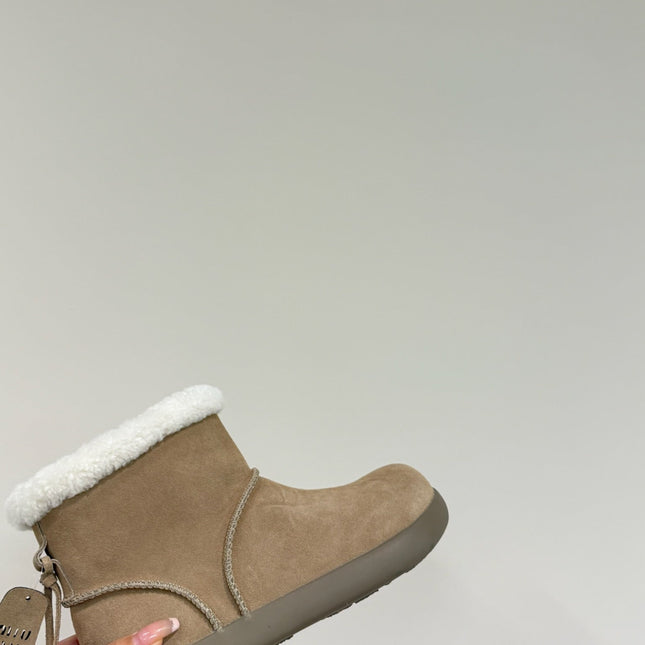ANKLE BOOTS IN DESERT BROWN SUEDE AND FLEECE LINING