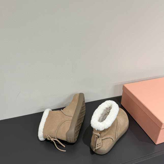 ANKLE BOOTS IN DESERT BROWN SUEDE AND FLEECE LINING