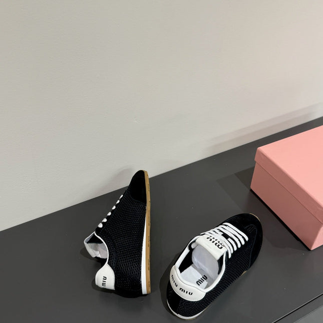 RETRO SNEAKERS IN BLACK MESH AND SUEDE