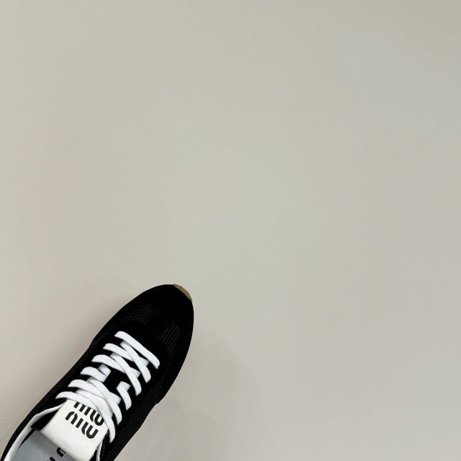 RETRO SNEAKERS IN BLACK MESH AND SUEDE