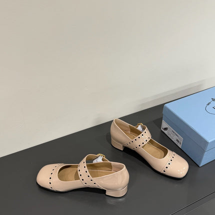 MARY JANE PUMPS IN BEIGE GLOSSY CALFSKIN
