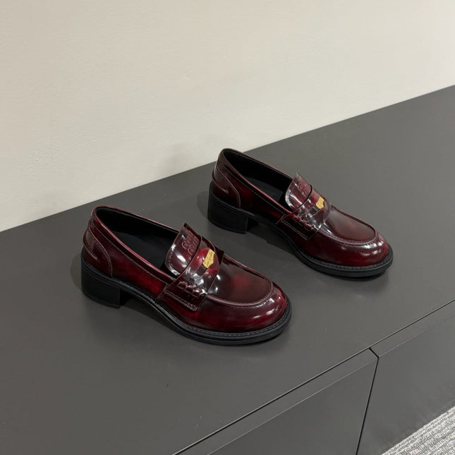 LOAFER WITH GOLD COIN IN CRIMSON GLOSSY CALFSKIN