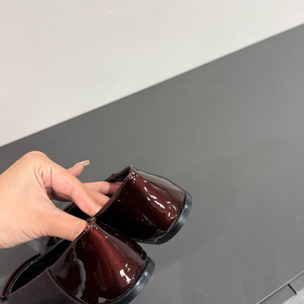 POPPY BALLET FLATS IN GARNET RED GLOSSY LAMBSKIN