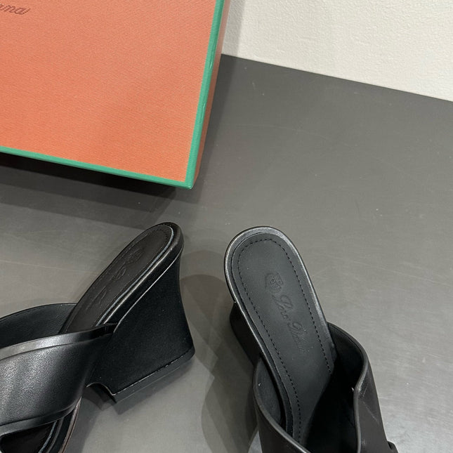 LP HIGH HEELS 25S IN BLACK LAMBSKIN