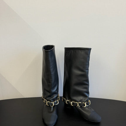 CC BOOTS IN BLACK CALFSKIN WITH CHAIN
