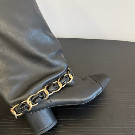 CC BOOTS IN BLACK CALFSKIN WITH CHAIN