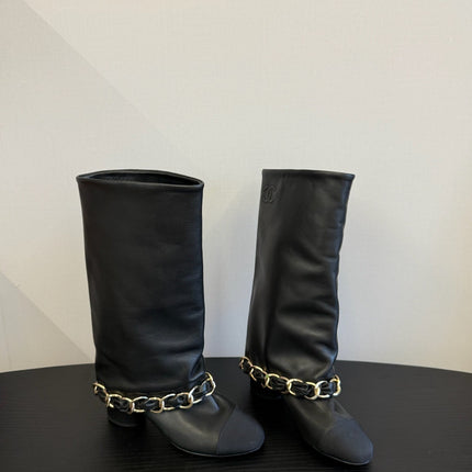 CC BOOTS IN BLACK CALFSKIN WITH CHAIN