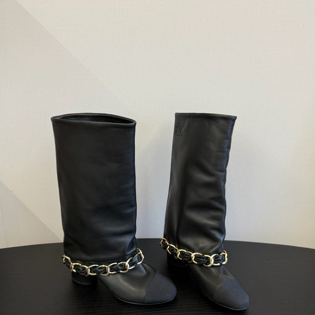 CC BOOTS IN BLACK CALFSKIN WITH CHAIN