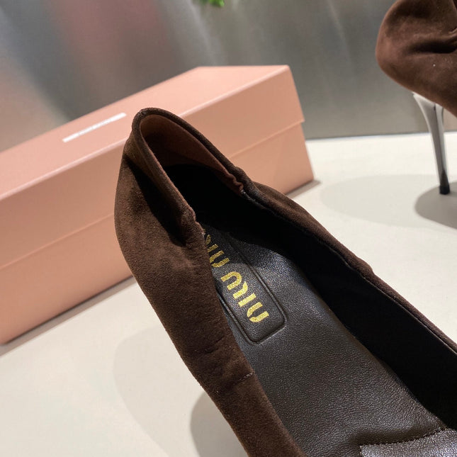 POINTED-TOE HIGH HEEL PUMPS IN CHOCOLATE SUEDE