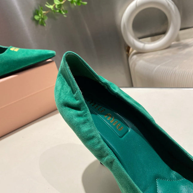 POINTED-TOE HIGH HEEL PUMPS IN GREEN SUEDE