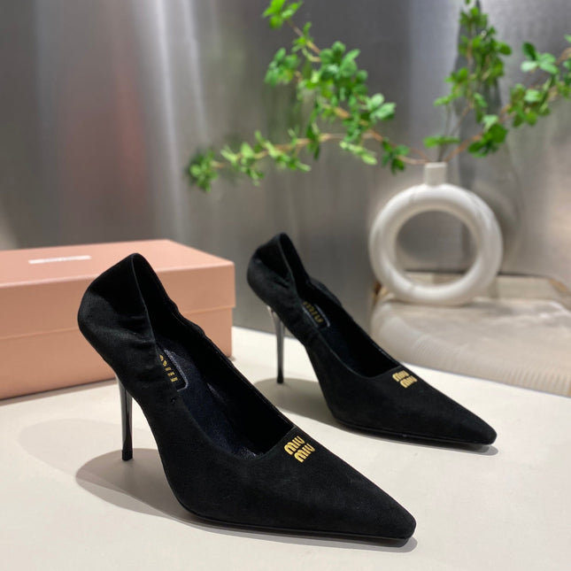 POINTED-TOE HIGH HEEL PUMPS IN BLACK SUEDE
