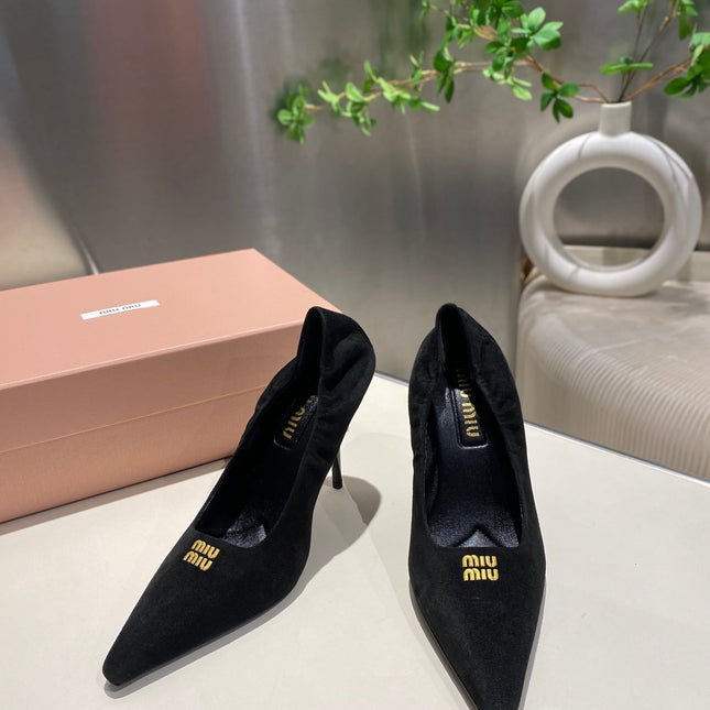 POINTED-TOE HIGH HEEL PUMPS IN BLACK SUEDE