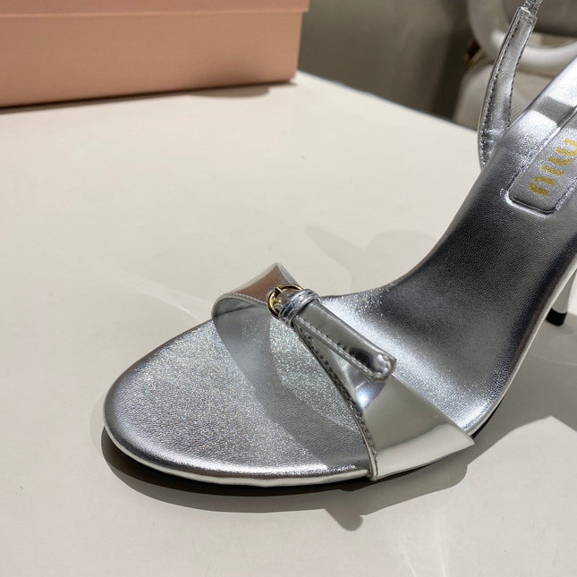 TWO STRAP HIGH HEELED SANDALS IN SILVER METALLIC GLOSSY SHEEPSKIN
