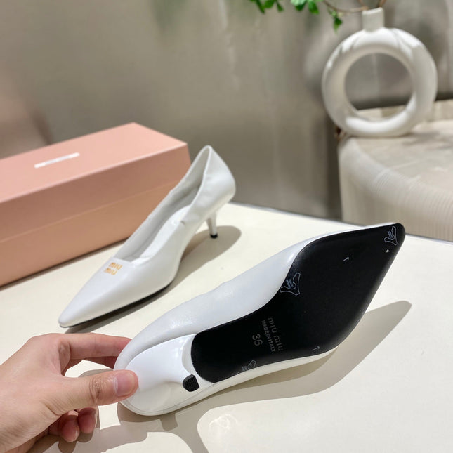 POINTED-TOE MID HEEL PUMPS IN WHITE SMOOTH LAMBSKIN