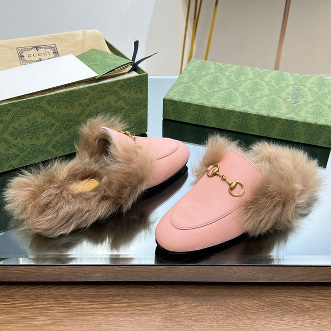 HORSEBIT MULE IN LIGHT PINK CALFSKIN AND LAMB WOOL LINING