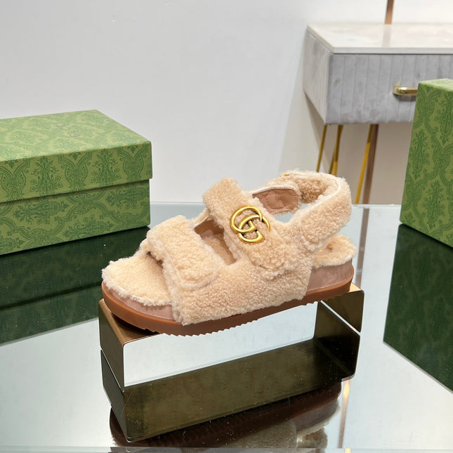 DAD SANDALS IN TAN BEIGE FLEECE WITH GOLD HARDWARE