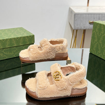 DAD SANDALS IN TAN BEIGE FLEECE WITH GOLD HARDWARE