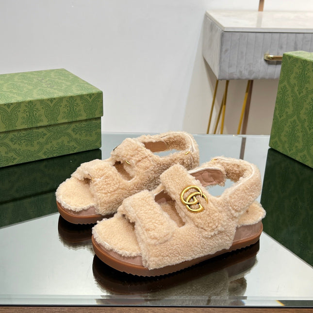 DAD SANDALS IN TAN BEIGE FLEECE WITH GOLD HARDWARE