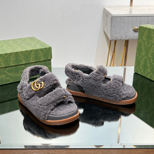 DAD SANDALS IN DARK GRAY FLEECE WITH GOLD HARDWARE