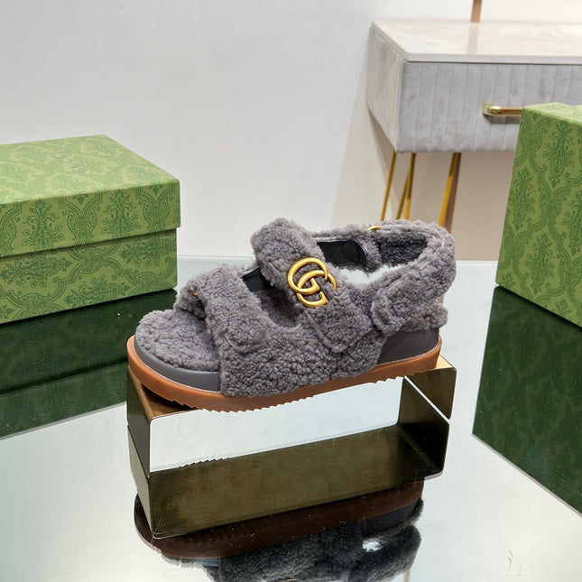 DAD SANDALS IN DARK GRAY FLEECE WITH GOLD HARDWARE