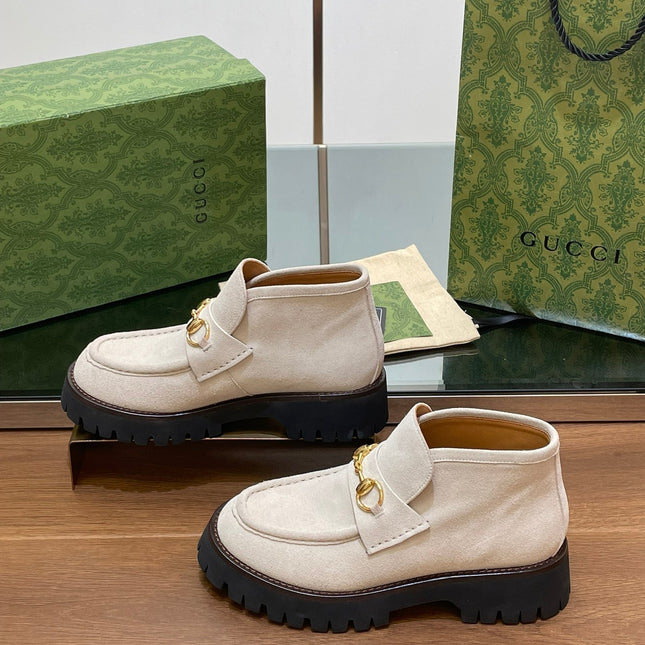 GG WOMEN'S HORSEBIT ANKLE BOOTS 4.5CM IN WHITE SUEDE