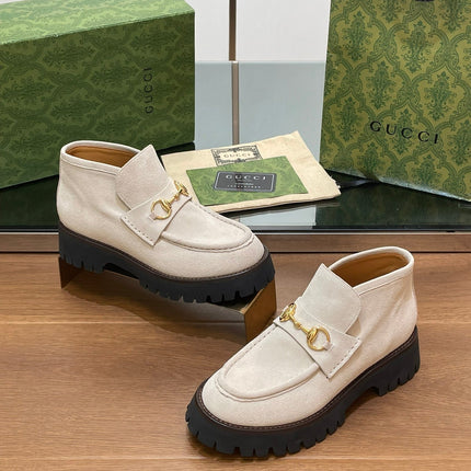 GG WOMEN'S HORSEBIT ANKLE BOOTS 4.5CM IN WHITE SUEDE