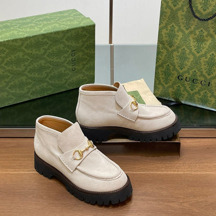 GG WOMEN'S HORSEBIT ANKLE BOOTS 4.5CM IN WHITE SUEDE