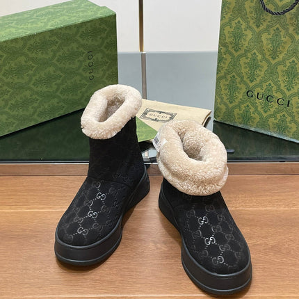 GG SNOW BOOTS IN BLACK EMBOSSED SUEDE AND BEIGE WOOL LINING