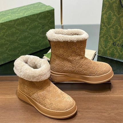 GG SNOW BOOTS IN CIDER BROWN EMBOSSED SUEDE AND BEIGE WOOL LINING