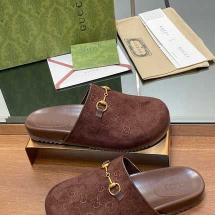 GG HORSEBIT MULE IN CHOCOLATE BROWN EMBOSSED SUEDE AND SHEEPSKIN LINING