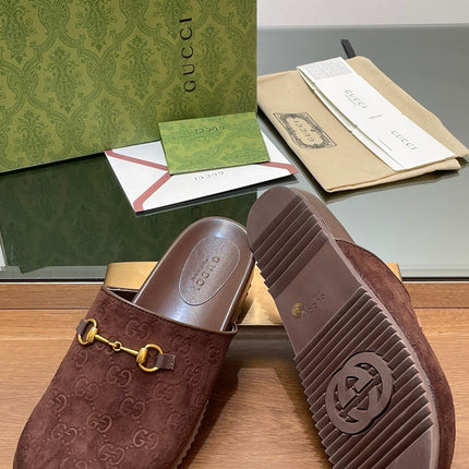 GG HORSEBIT MULE IN CHOCOLATE BROWN EMBOSSED SUEDE AND SHEEPSKIN LINING