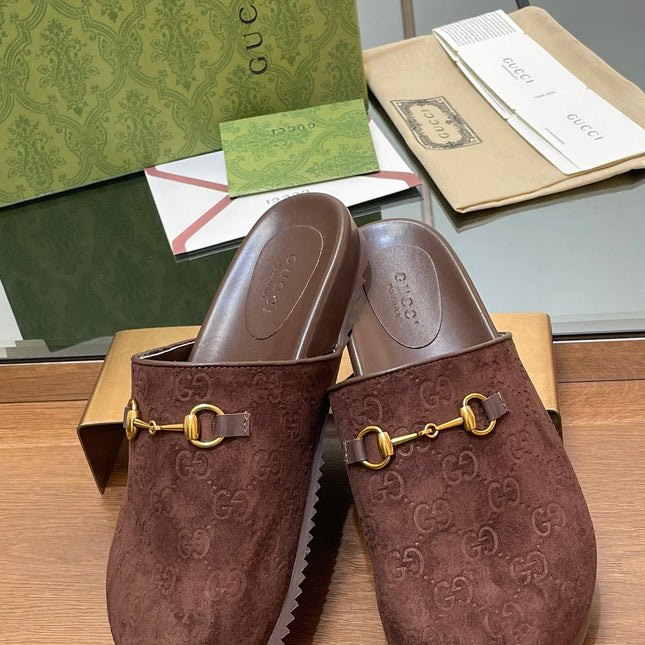 GG HORSEBIT MULE IN CHOCOLATE BROWN EMBOSSED SUEDE AND SHEEPSKIN LINING