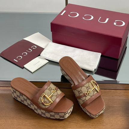 HIGH 6.3 CM WEDGE SANDALS IN BROWN CALFSKIN AND FABRIC