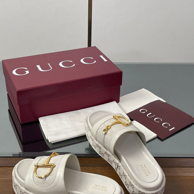 HIGH 5.5 CM WEDGE SANDALS IN CREAM WHITE CALFSKIN AND FABRIC