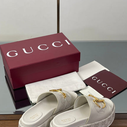 HIGH 5.5 CM WEDGE SANDALS IN CREAM WHITE CALFSKIN AND FABRIC