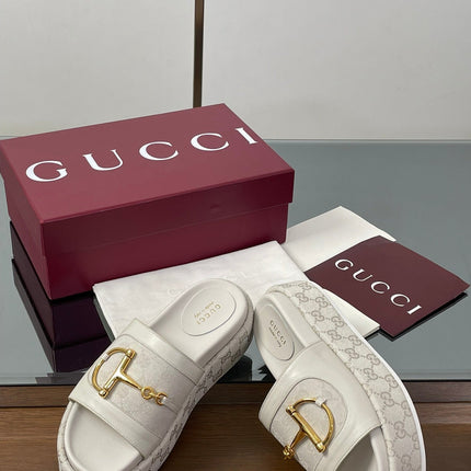 HIGH 5.5 CM WEDGE SANDALS IN CREAM WHITE CALFSKIN AND FABRIC