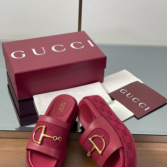 HIGH 5.5 CM WEDGE SANDALS IN RED CALFSKIN AND FABRIC