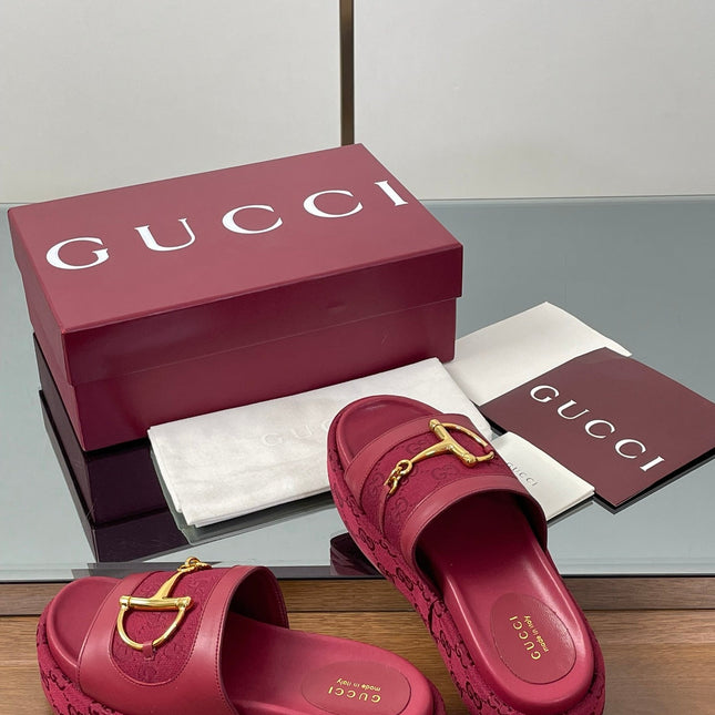 HIGH 5.5 CM WEDGE SANDALS IN RED CALFSKIN AND FABRIC