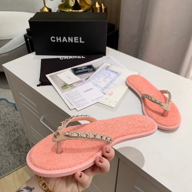 THONG SLIPPERS IN LIGHT PINK COWHIDE