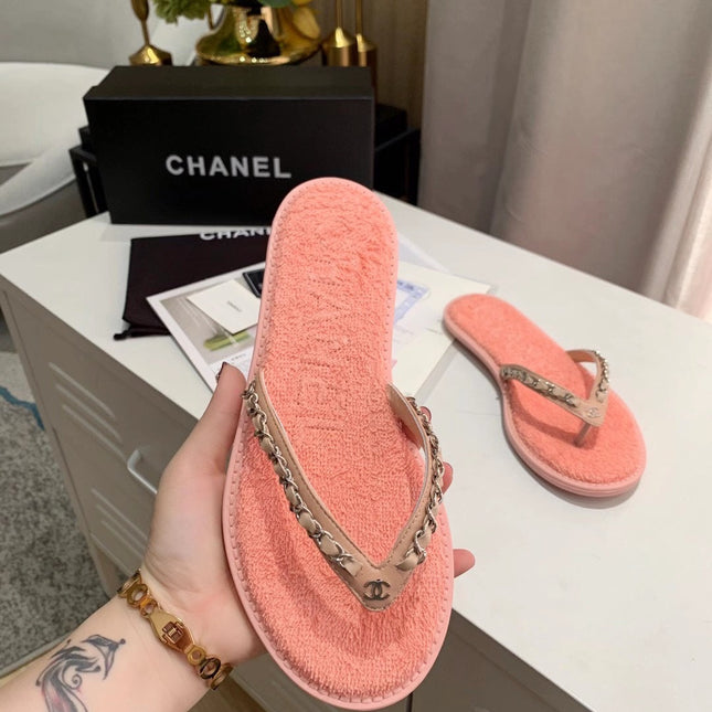 THONG SLIPPERS IN LIGHT PINK COWHIDE