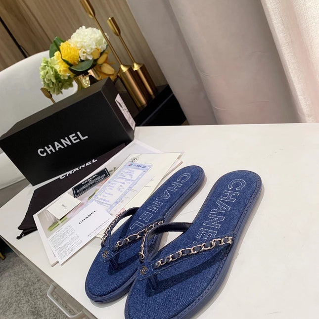 THONG SLIPPERS IN COBALT BLUE DENIM