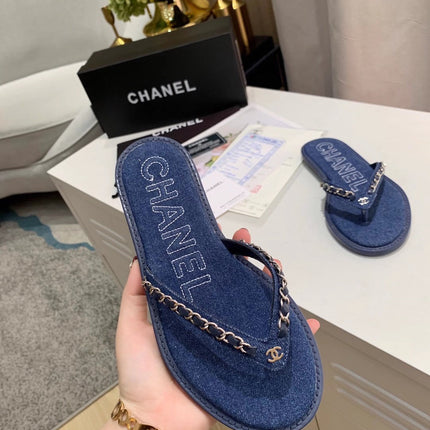 THONG SLIPPERS IN COBALT BLUE DENIM
