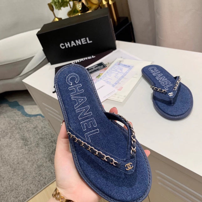 THONG SLIPPERS IN COBALT BLUE DENIM