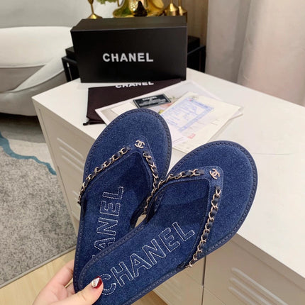 THONG SLIPPERS IN COBALT BLUE DENIM