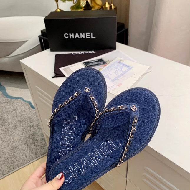 THONG SLIPPERS IN COBALT BLUE DENIM